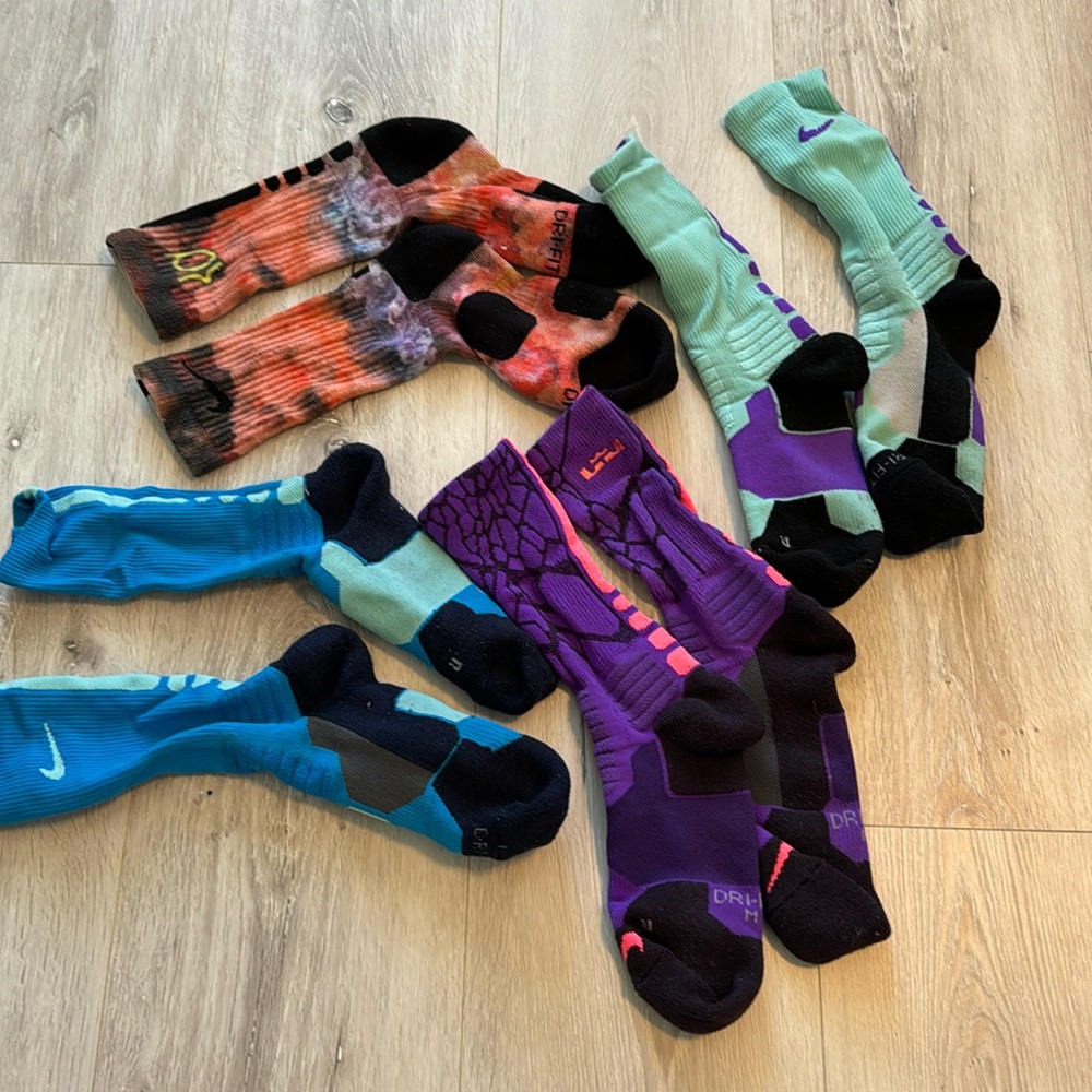 Nike men’s Elite socks - size Medium